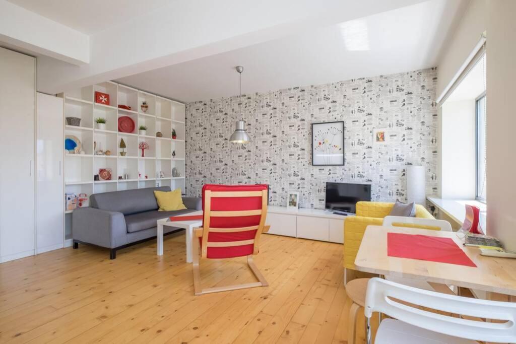 Apartment Is Where The Heart Is ~ 1-bdr Charm